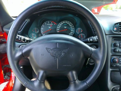 Used 2004 Chevrolet Corvette Coupe RWD image 49