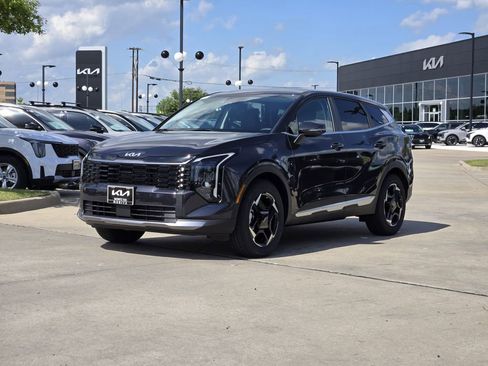 New 2026 Kia Sportage EX FWD image 2