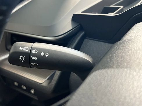 Used 2024 Toyota Prius Limited w/ Limited Premium Package FWD image 36