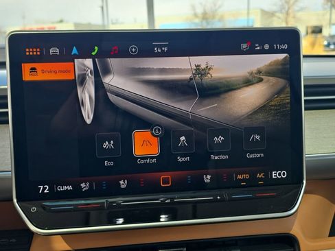 New 2025 Volkswagen ID. Buzz Pro S Plus image 23