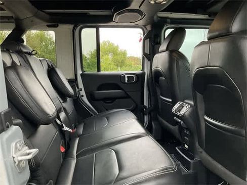 Used 2023 Jeep Wrangler Sahara w/ Cold Weather Group image 17