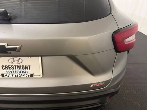 Used 2024 Chevrolet Trax RS w/ Sunroof Package image 11