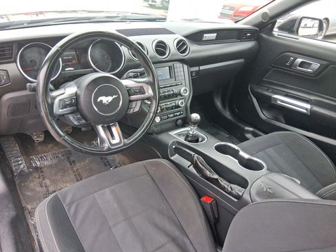 Used 2018 Ford Mustang Coupe RWD image 10