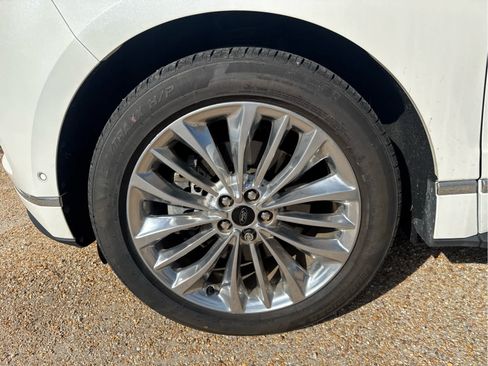 Used 2020 Ford Edge Titanium w/ Equipment Group 301A AWD/4WD image 12
