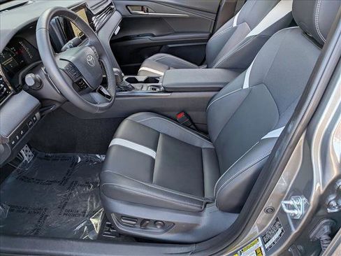 Used 2025 Toyota Camry SE image 16