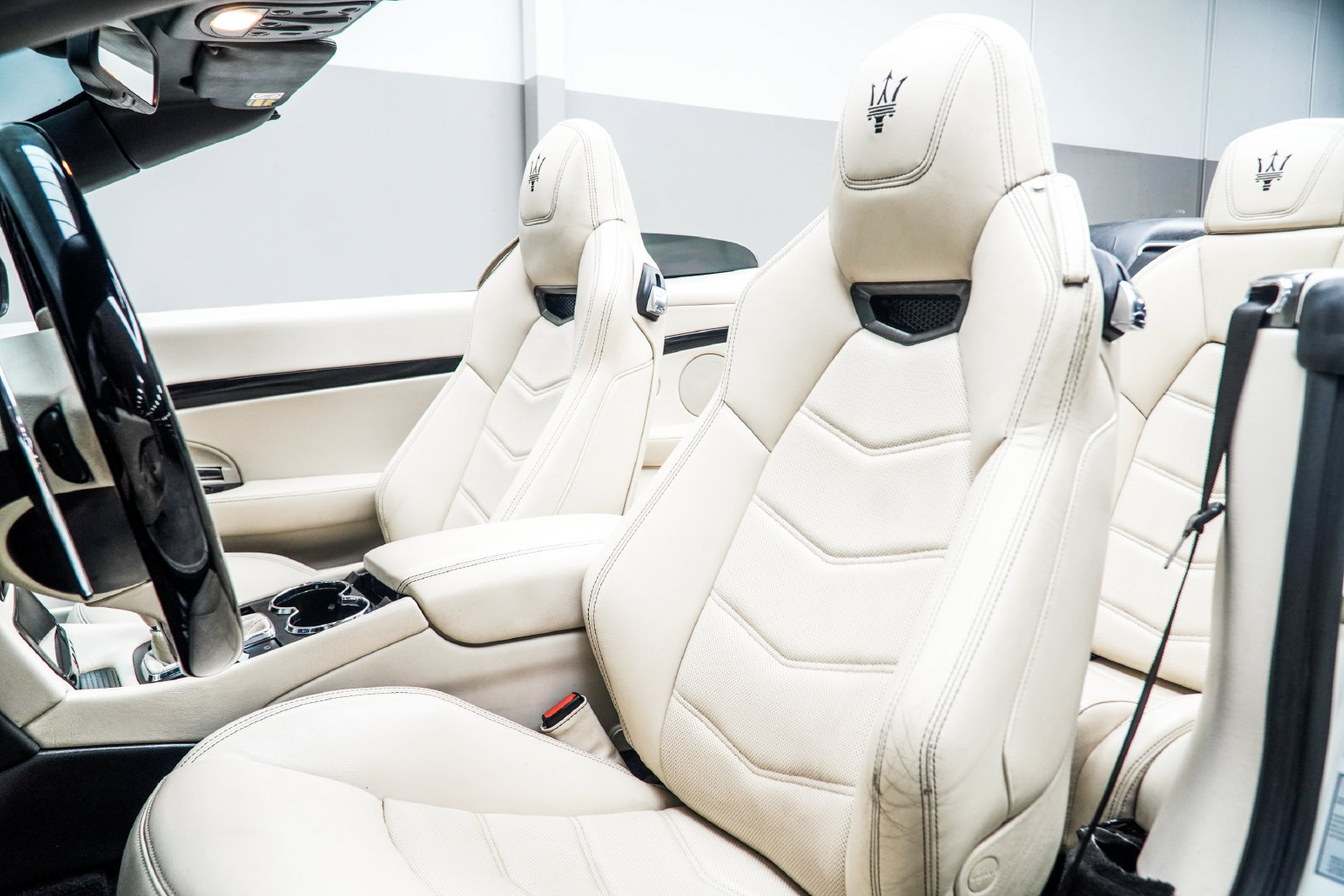 Used 2017 Maserati GranTurismo Sport RWD image 35