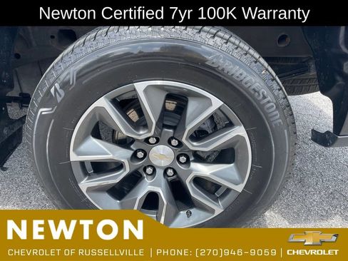 Used 2023 Chevrolet Silverado 1500 LT AWD/4WD image 41
