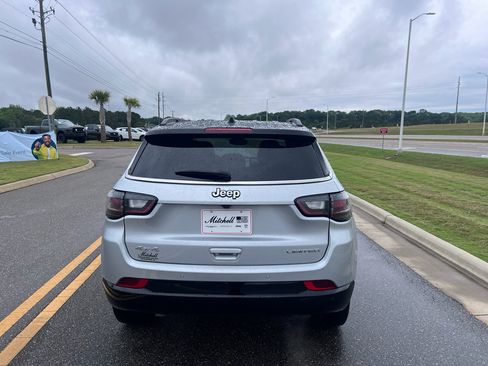Certified 2025 Jeep Compass Limited w/ Elite Group AWD/4WD image 5