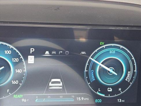 New 2025 Hyundai Elantra SEL image 13