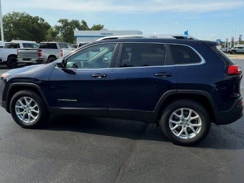 Used 2016 Jeep Cherokee Latitude AWD/4WD image 6