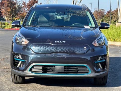 Used 2022 Kia Niro EX image 9
