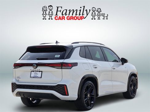 New 2026 Volkswagen Tiguan SE R-Line image 4