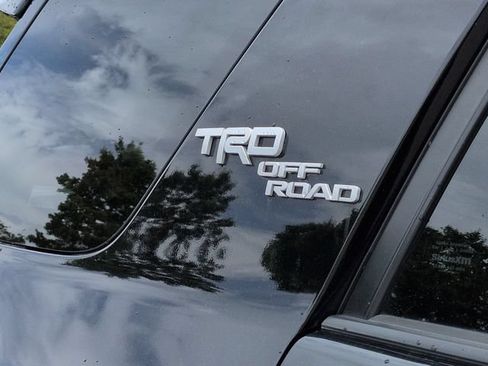 Used 2019 Toyota 4Runner TRD Off-Road Premium AWD/4WD image 14
