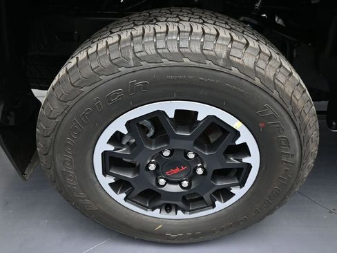 New 2024 Toyota Tacoma TRD Off-Road image 12