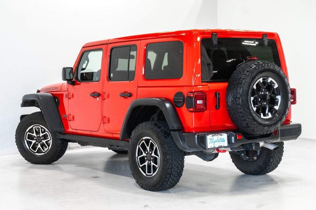 Used 2025 Jeep Wrangler Unlimited Rubicon AWD/4WD image 26
