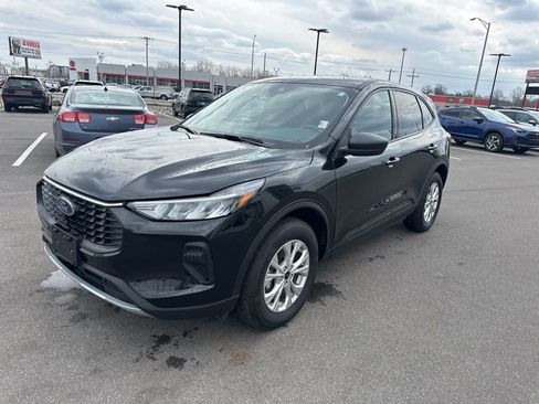 Used 2025 Ford Escape Active AWD/4WD image 3