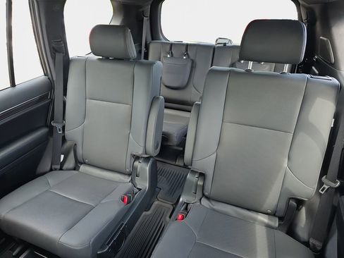 Used 2023 Lexus GX 460 Premium w/ Accessory Package AWD/4WD image 20