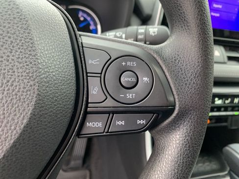 Used 2023 Toyota RAV4 XLE image 27