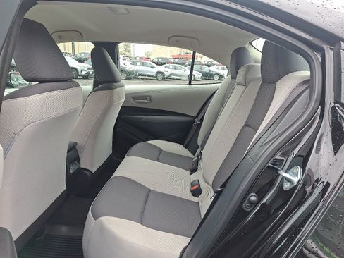Used 2024 Toyota Corolla LE FWD image 11