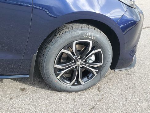 New 2026 Toyota Sienna Platinum image 6