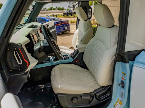 Used 2025 Ford Bronco Heritage Edition image 29