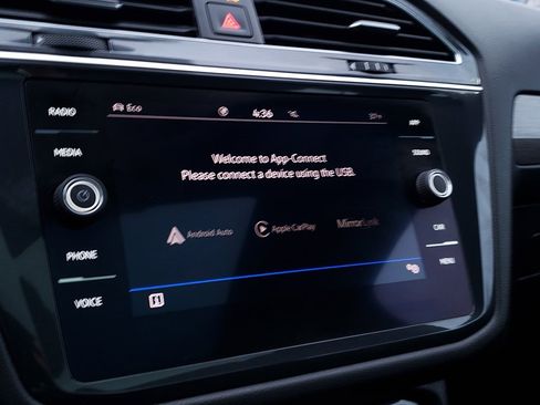 Used 2021 Volkswagen Tiguan SE R-Line image 24