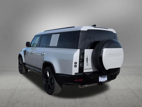 New 2026 Land Rover Defender 130 X-Dynamic SE AWD/4WD image 4