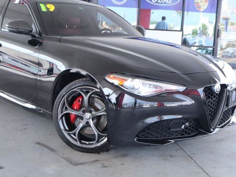 Used 2019 Alfa Romeo Giulia Ti w/ Nero Edizione AWD/4WD image 2