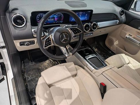 Certified 2025 Mercedes-Benz GLB 250 4MATIC image 10