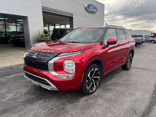 Used 2023 Mitsubishi Outlander AWD image 1