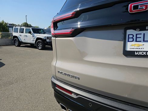 New 2026 GMC Acadia AT4 image 15