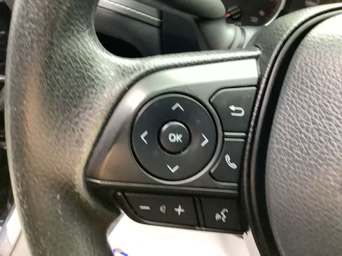 Used 2022 Toyota RAV4 XLE image 44