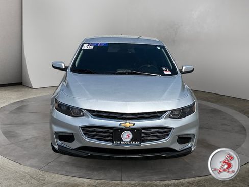 Used 2018 Chevrolet Malibu LT FWD image 2