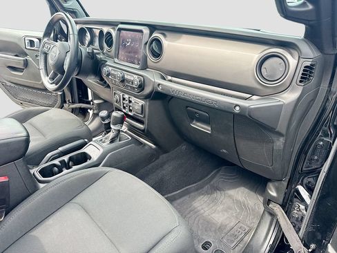 Used 2022 Jeep Wrangler Unlimited Sport w/ Sun And Sound Package AWD/4WD image 32