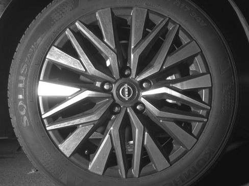 Used 2025 Nissan Altima 2.5 SV image 13