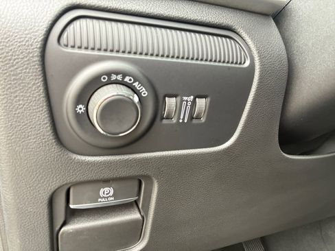 New 2026 Jeep Grand Wagoneer 2WD w/ 8-Passenger Seating Package image 7
