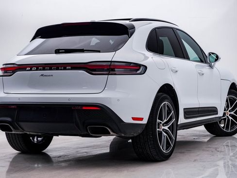 Certified 2025 Porsche Macan image 11
