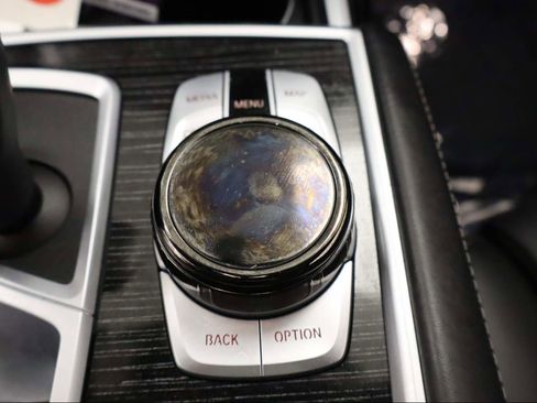 Used 2022 BMW 750i xDrive w/ Executive Package image 12