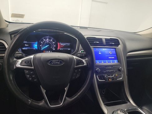 Used 2020 Ford Fusion SEL image 22