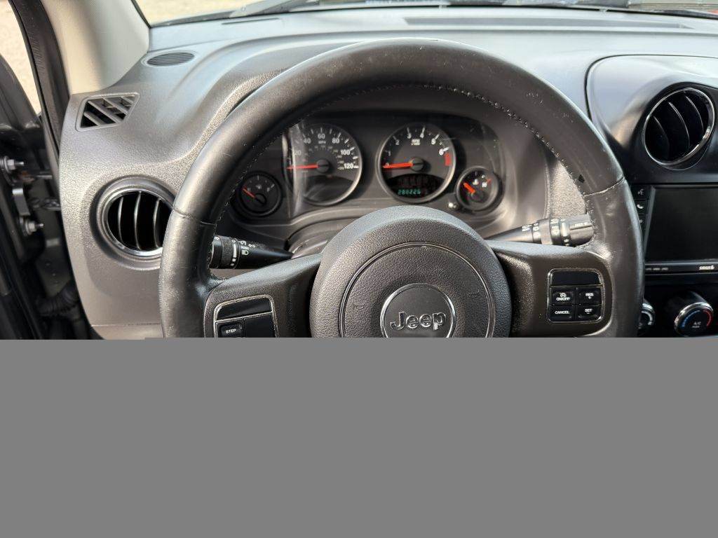 Used 2011 Jeep Compass Latitude AWD/4WD image 8