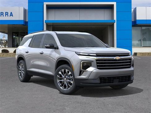 New 2026 Chevrolet Traverse LT w/ Sun and Wheel Package AWD/4WD image 7
