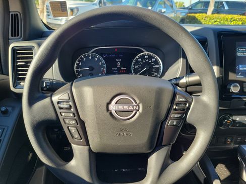 Used 2023 Nissan Frontier SV w/ Midnight Edition Package image 17