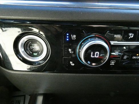 Certified 2023 GMC Sierra 1500 SLT w/ SLT Premium Package image 25