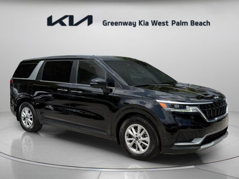 Used 2022 Kia Carnival LX FWD image 1