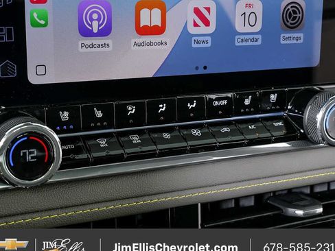 Used 2026 Chevrolet Colorado ZR2 w/ Technology Package AWD/4WD image 17