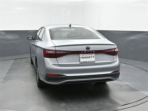 New 2025 Volkswagen Jetta SE image 8
