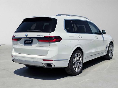 Used 2023 BMW X7 xDrive40i w/ Premium Package AWD/4WD image 3