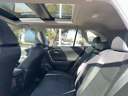Used 2022 Toyota RAV4 Limited image 14