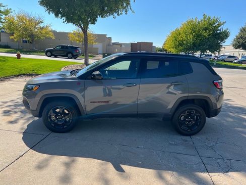 Used 2023 Jeep Compass Trailhawk image 2
