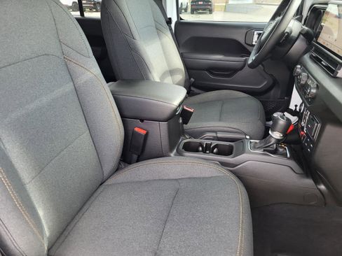 New 2025 Jeep Gladiator Willys image 10